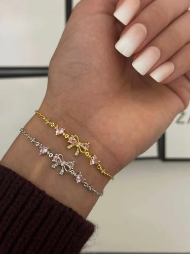 Customer photo review of CB Bow Zircon Bracelet
