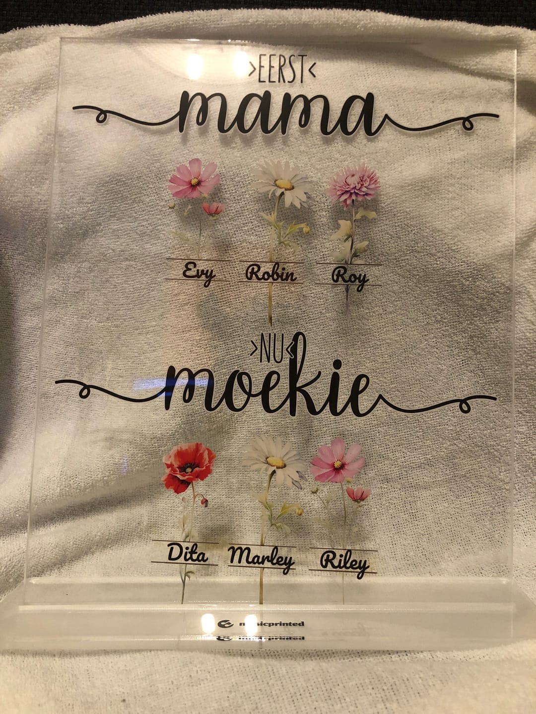 Customer photo review of Geburtstagsblumen Garten >Zuerst Mama Jetzt Oma< | Personalisiertes Acrylglas Muttertag