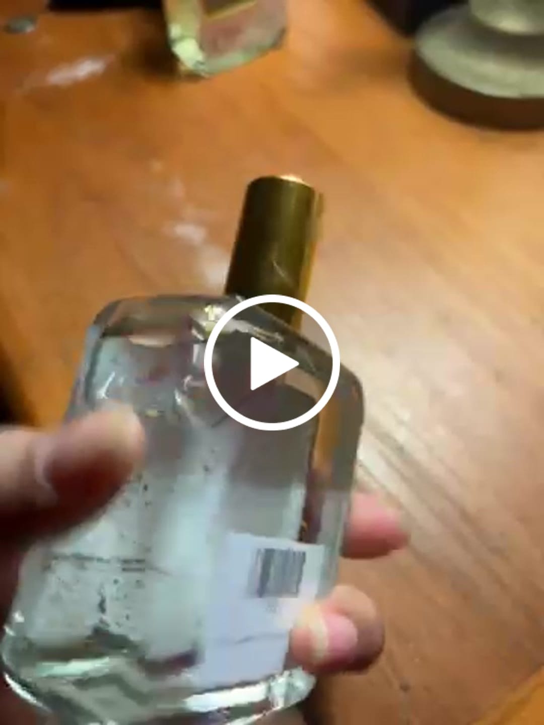 Customer video review of Metropolitan Essence - Inspirado en BOND No. 9 PERFUME de BOND No 9 100ml