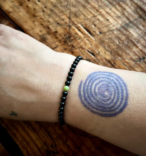 Customer photo review of Pulsera de Turmalina Negra 🛡️🖤✨ (4 mm) Protección, Purificación y Conexión