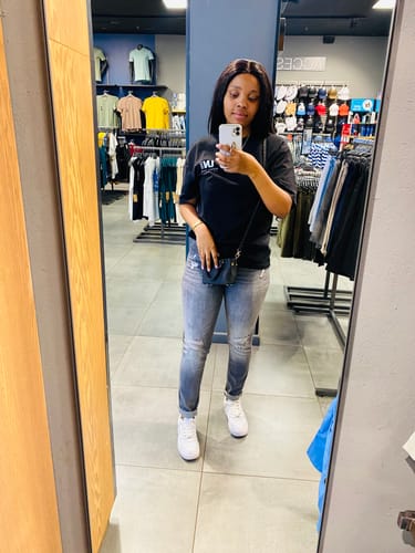 Customer photo review of Brazilian 4x4 Lace Wig - Straight