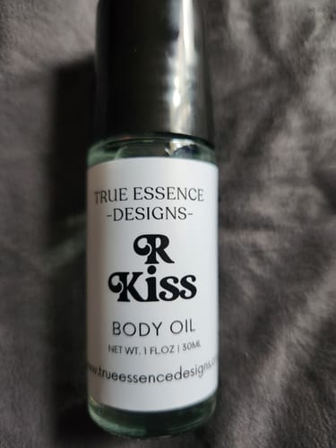 Customer photo review of RIH750 Kiss Body Oil - Women