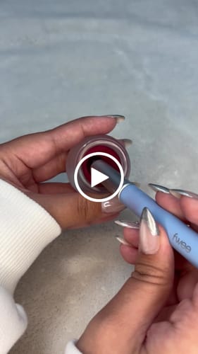 Customer video review of Fingerlike Silicone Lip Brush