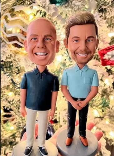 Customer photo review of Custom Action Figures 2 Person Doll Dlay Sculpture Souveniers Gifts