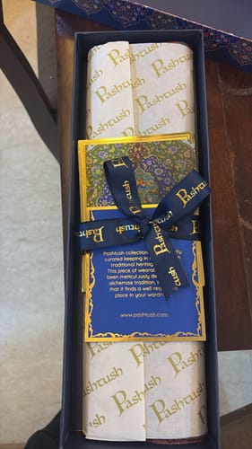 Customer photo review of Pashtush women  stole, multi color