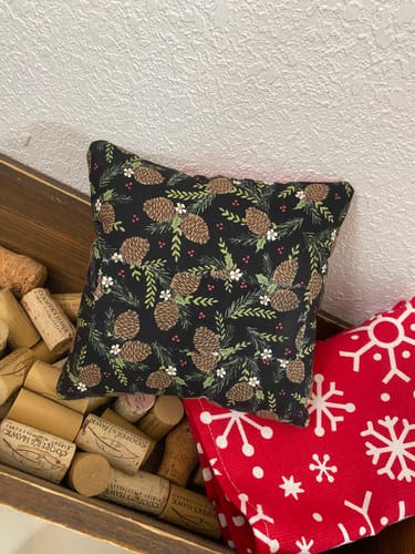 Customer photo review of Holly Berry Tree Farm Pinecones and Greenery Black Ydg by Deb Strain - 56034 15  - PRICE PER 1/2 YARD