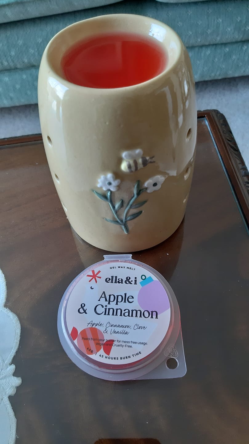 Customer photo review of Apple & Cinnamon Gel Melt