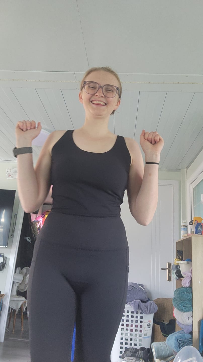 Customer photo review of Base Clique FC Crop