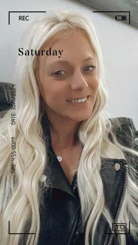 Customer photo review of The Loose Wave HD Fibre 24" Lace U Part Wig