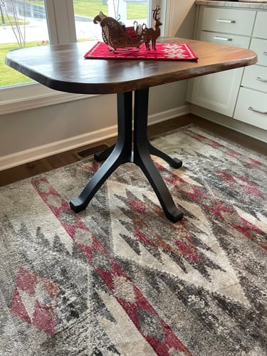 Customer photo review of Table Base 213 Wishbone 28H for Round Dining Tabletop
