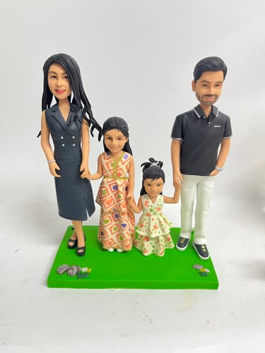 Customer photo review of Personalized Clay Sculpture A Family Of 4 Clay Doll Mothers Day Gifts