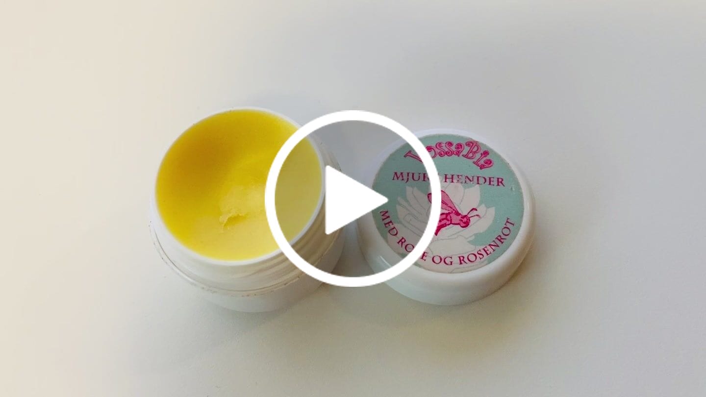 Vídeo reseña de un cliente sobre el producto "Manos suaves" con rosa y raíz de rosa.