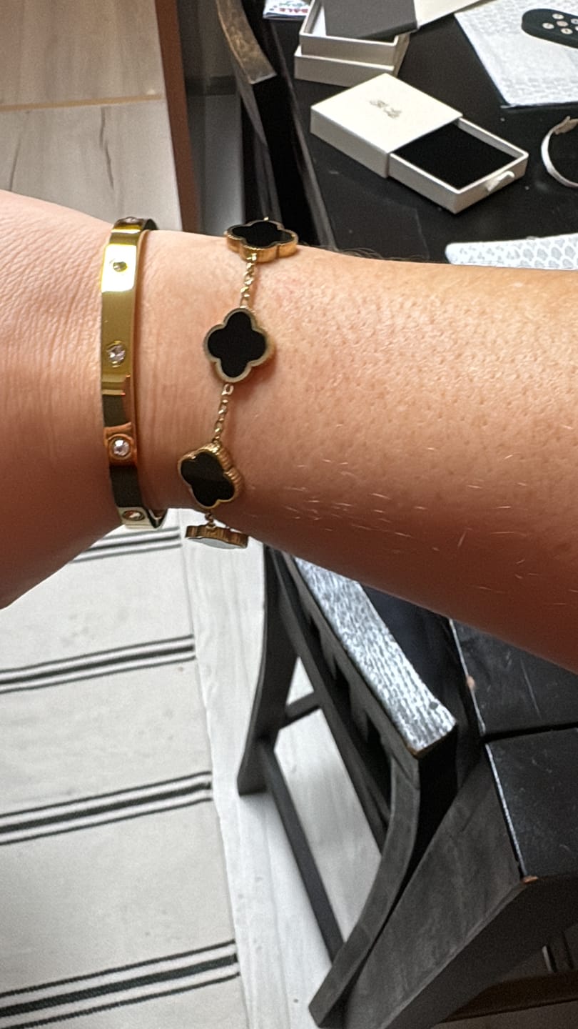 Customer photo review of Deluxe Timeless Stone Armreif 18K Vergoldet