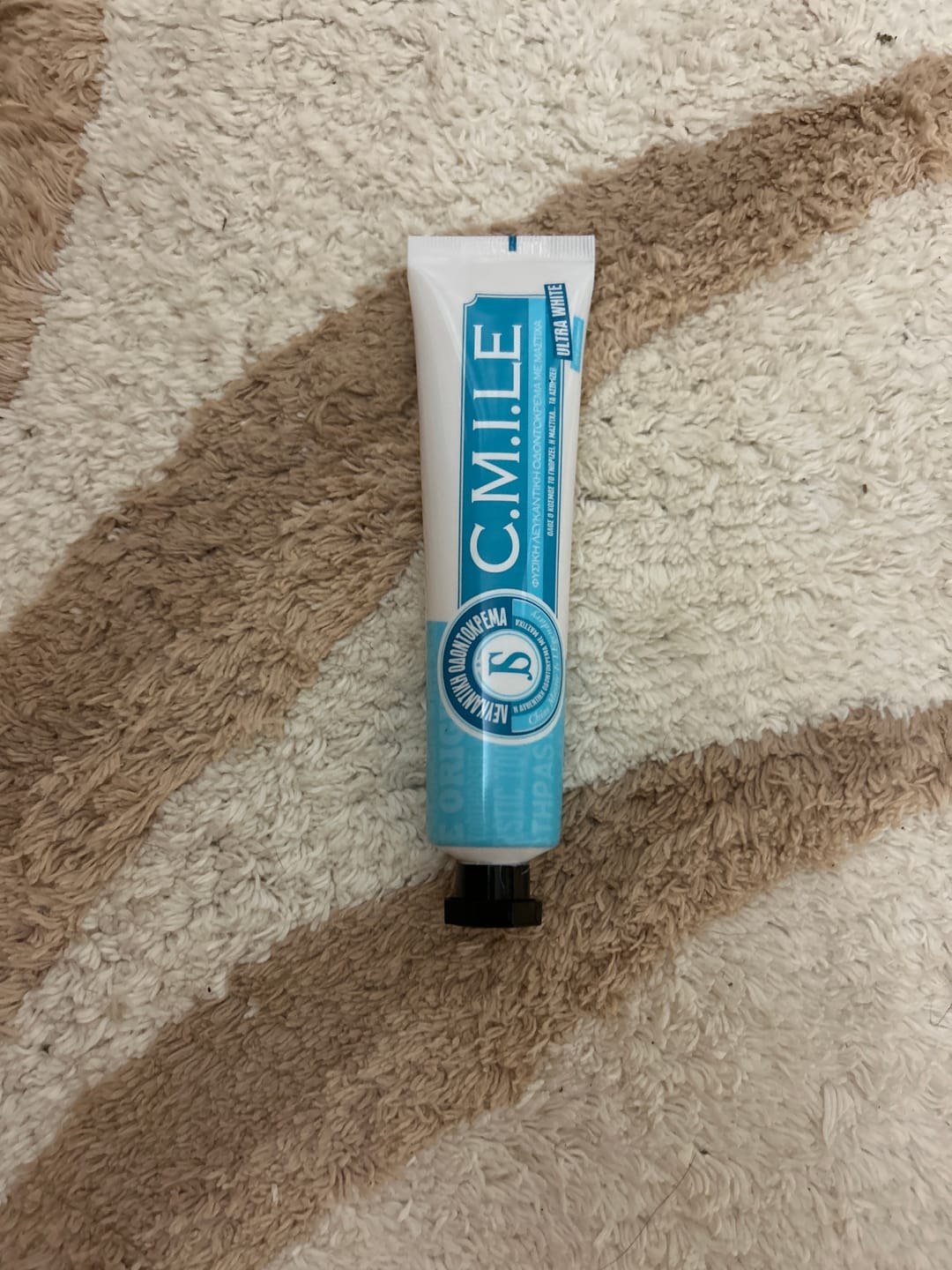 Customer photo review of C.M.I.LE WHITE
