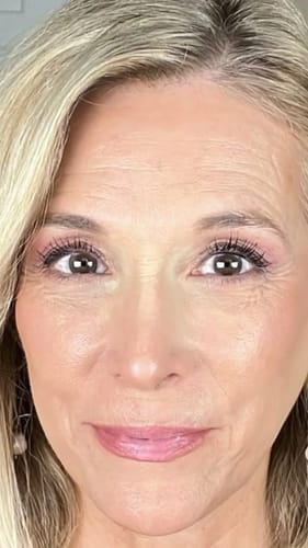 Customer photo review of Nora mascara
