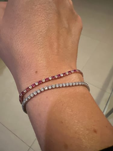 Customer photo review of Pulsera Tennis Rosa y Negro con Zirconia
