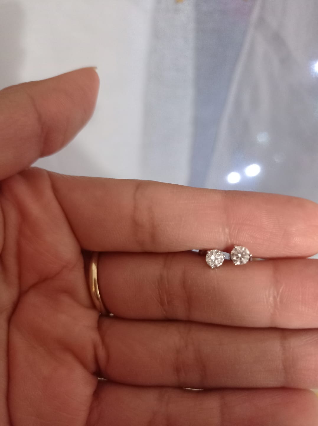Customer photo review of Par Arete Diamante 0.5 ct