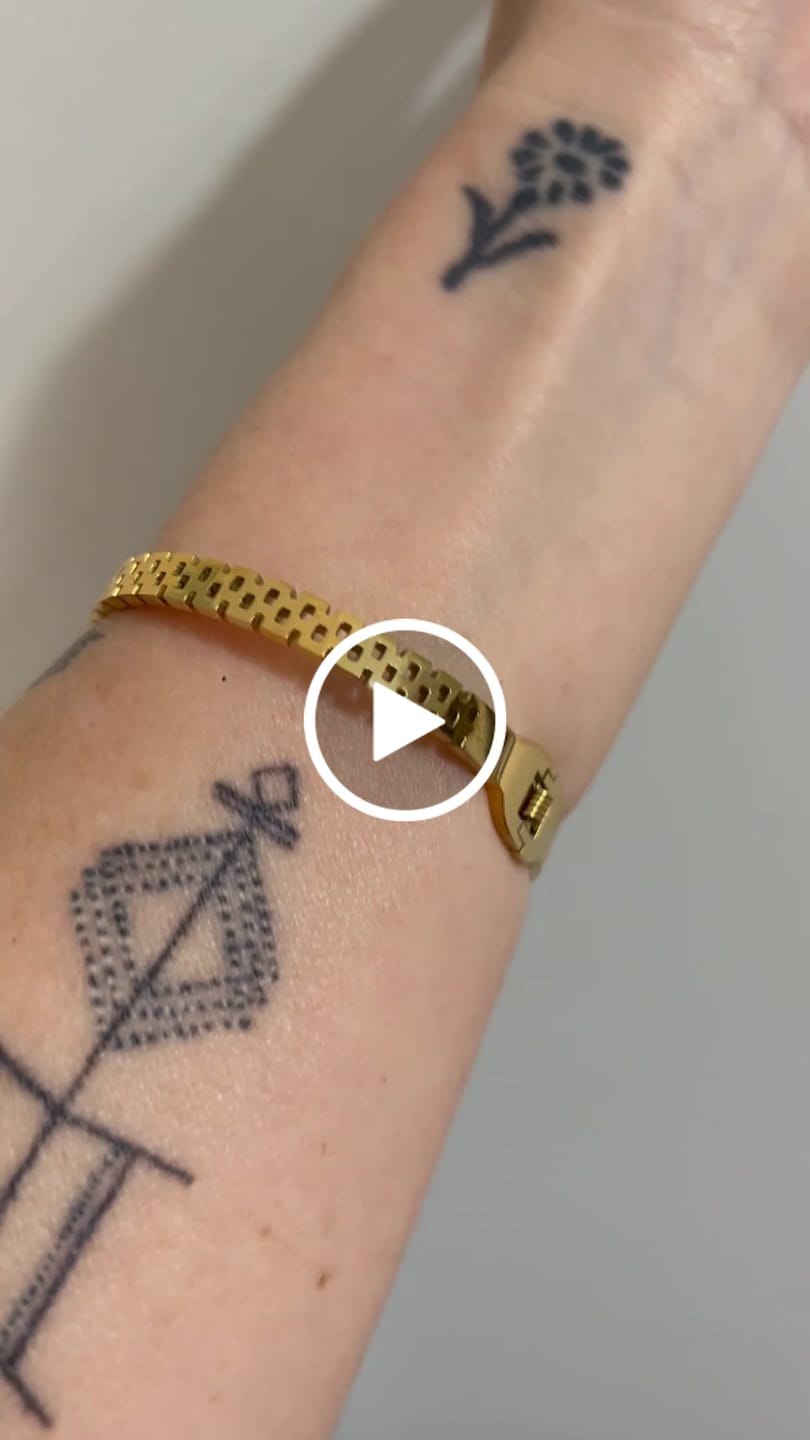 Customer video review of Bracelete Hera Pedra Onix Banhado em Ouro 18K