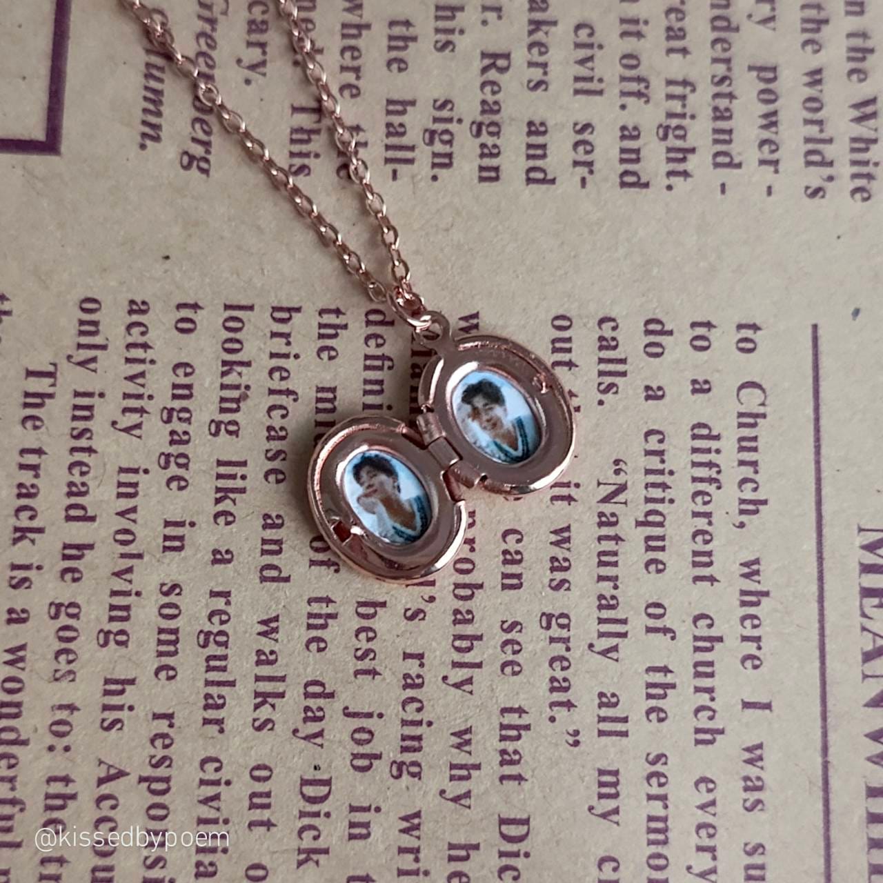 Customer photo review of PHOTO LOCKET NECKLACE *Free Printed Photo inside