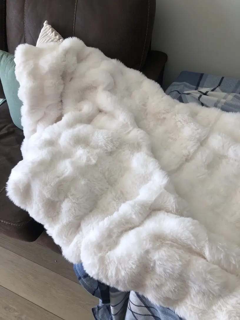Customer photo review of Nordic Cozy Blanket