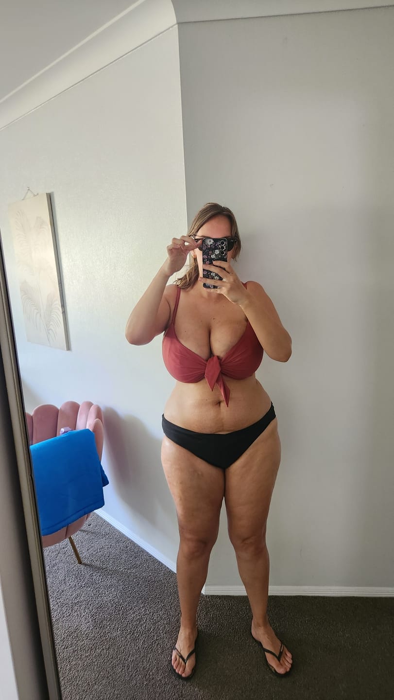 Customer photo review of EMELIE BIKINI TOP - ROSE