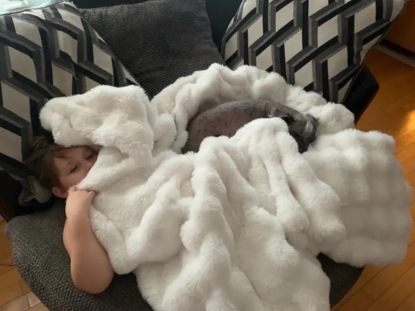 Customer photo review of Nordic Cozy Blanket