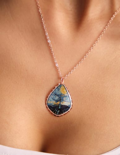 Customer photo review of Van Gogh Starry Night Tablo Tasarım Kolye