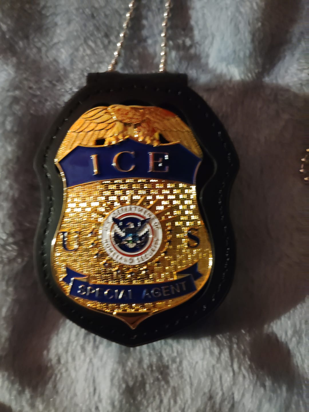 Customer photo review of US ICE Special Agent Badge Solid Copper Replica Movie Props