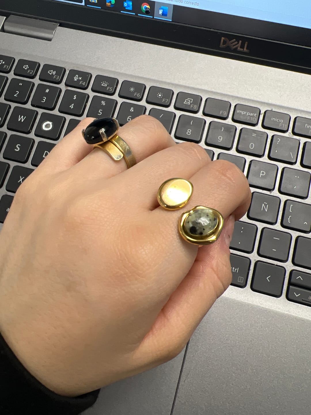 Customer photo review of Anillo Ajustable Theia