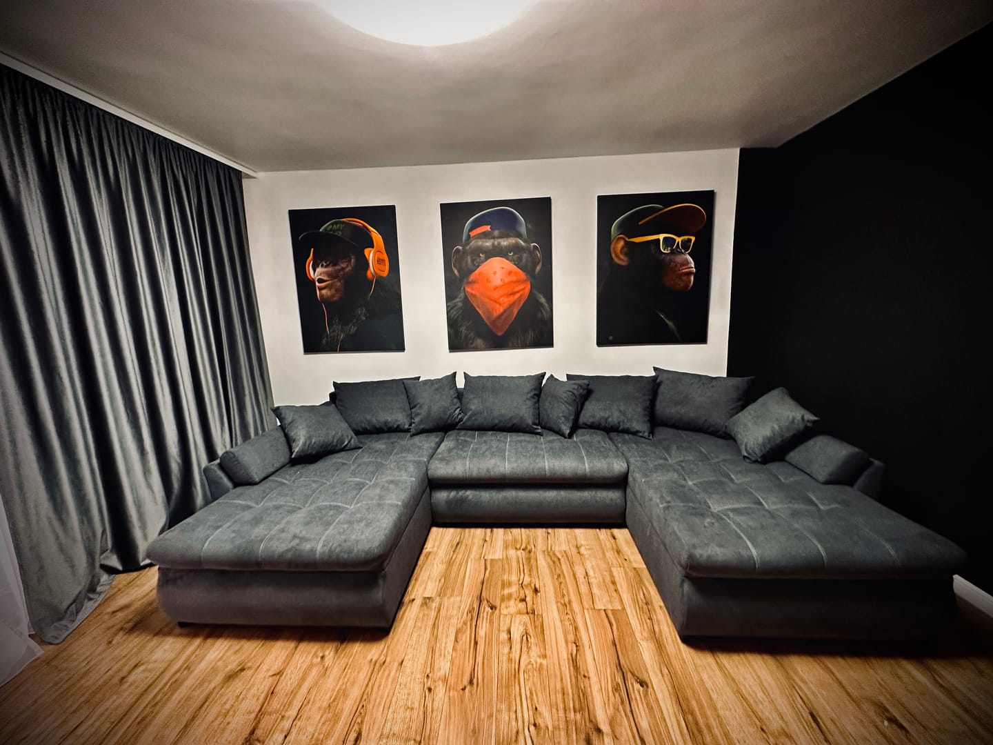 Customer photo review of Colțar extensibil dumonde cu ladă de depozitare si sezut confortabil din spuma HR, Loana U Grafit 355x185 cm