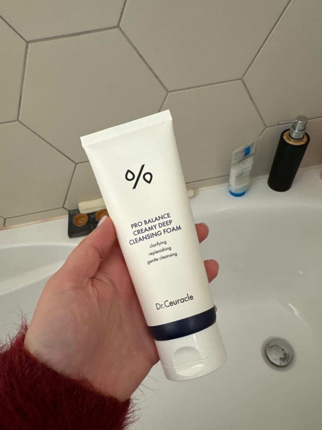 Customer photo review of Attīrošās putiņas ar probiotiķiem jutīgai ādai Dr.Ceuracle Pro Balance Creamy Deep Cleansing Foam