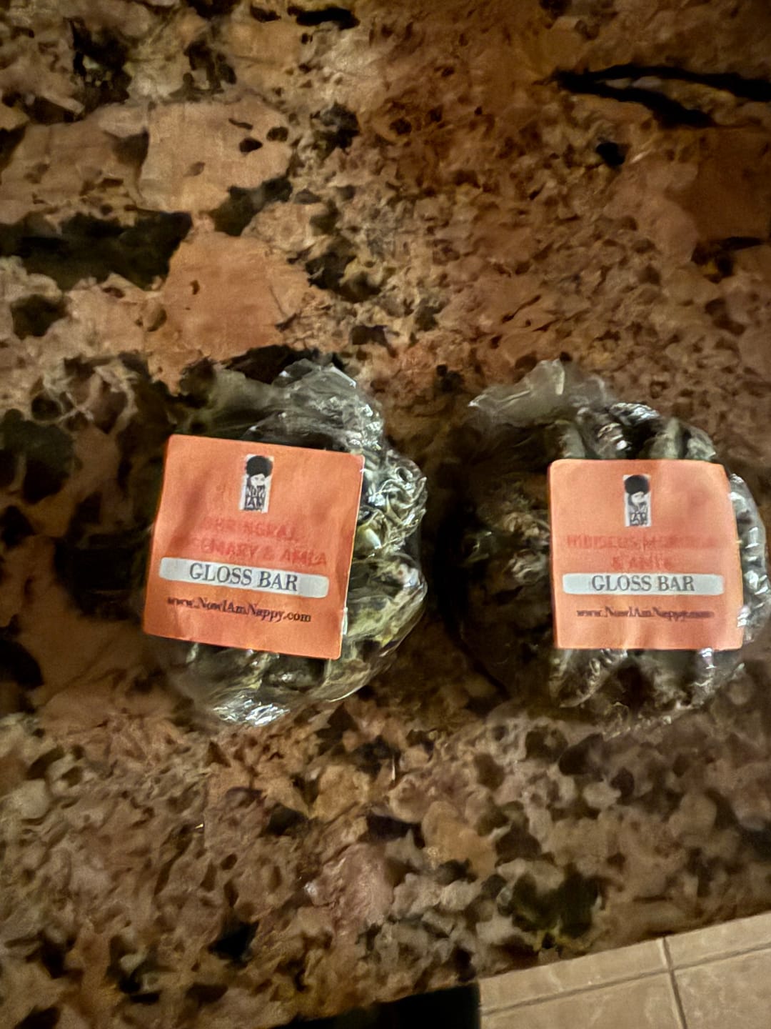 Customer photo review of Hibiscus, Moringa and Amla Gloss Bar