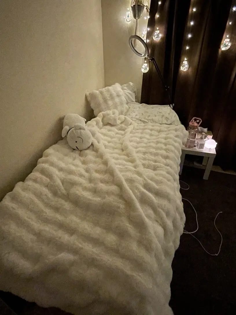 Customer photo review of Nordic Cozy Blanket