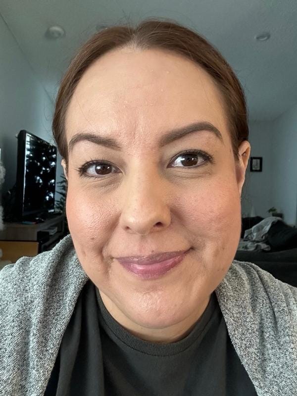 Customer photo review of HD Skin Matte Velvet Foundation Powder
