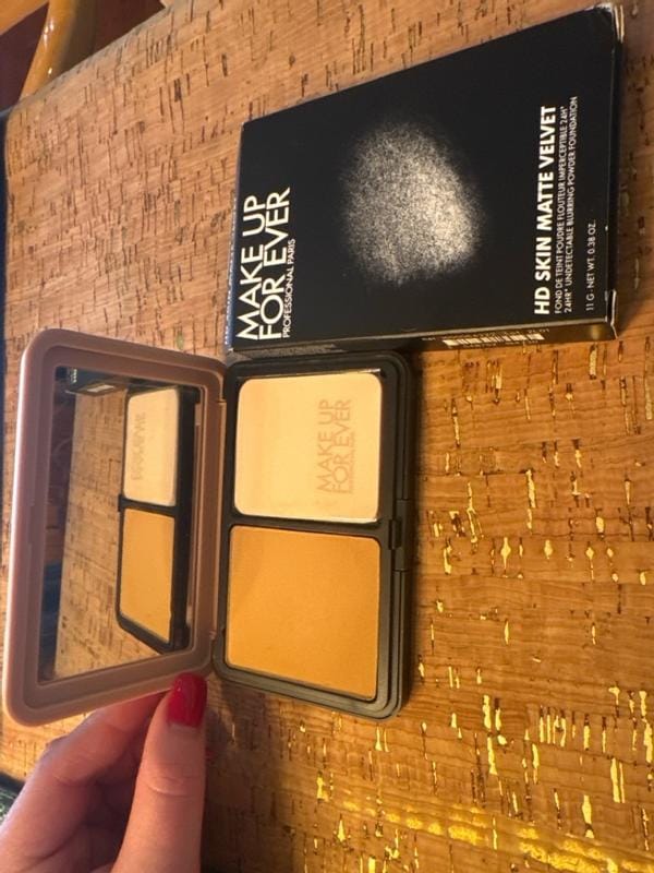 Customer photo review of HD Skin Matte Velvet Foundation Powder