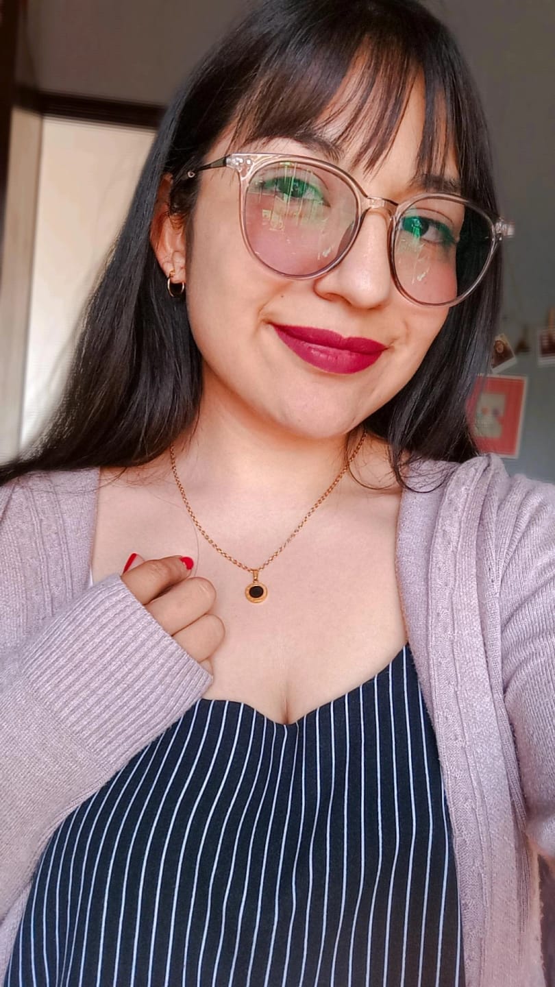 Customer photo review of Collar Medalla