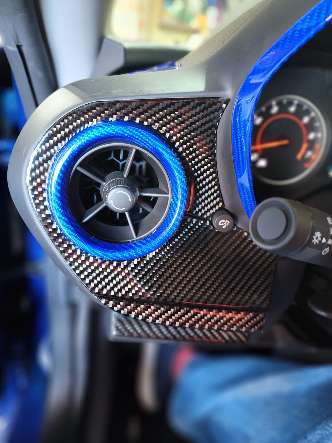 Customer photo review of 2016-2024 Chevy Camaro Real Carbon Fiber Driver Side Dash Overlay