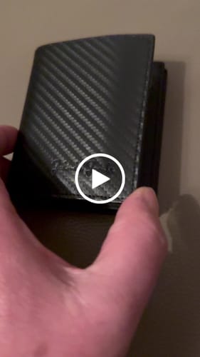 Customer video review of Slimstar - slim wallet with large coin pocket