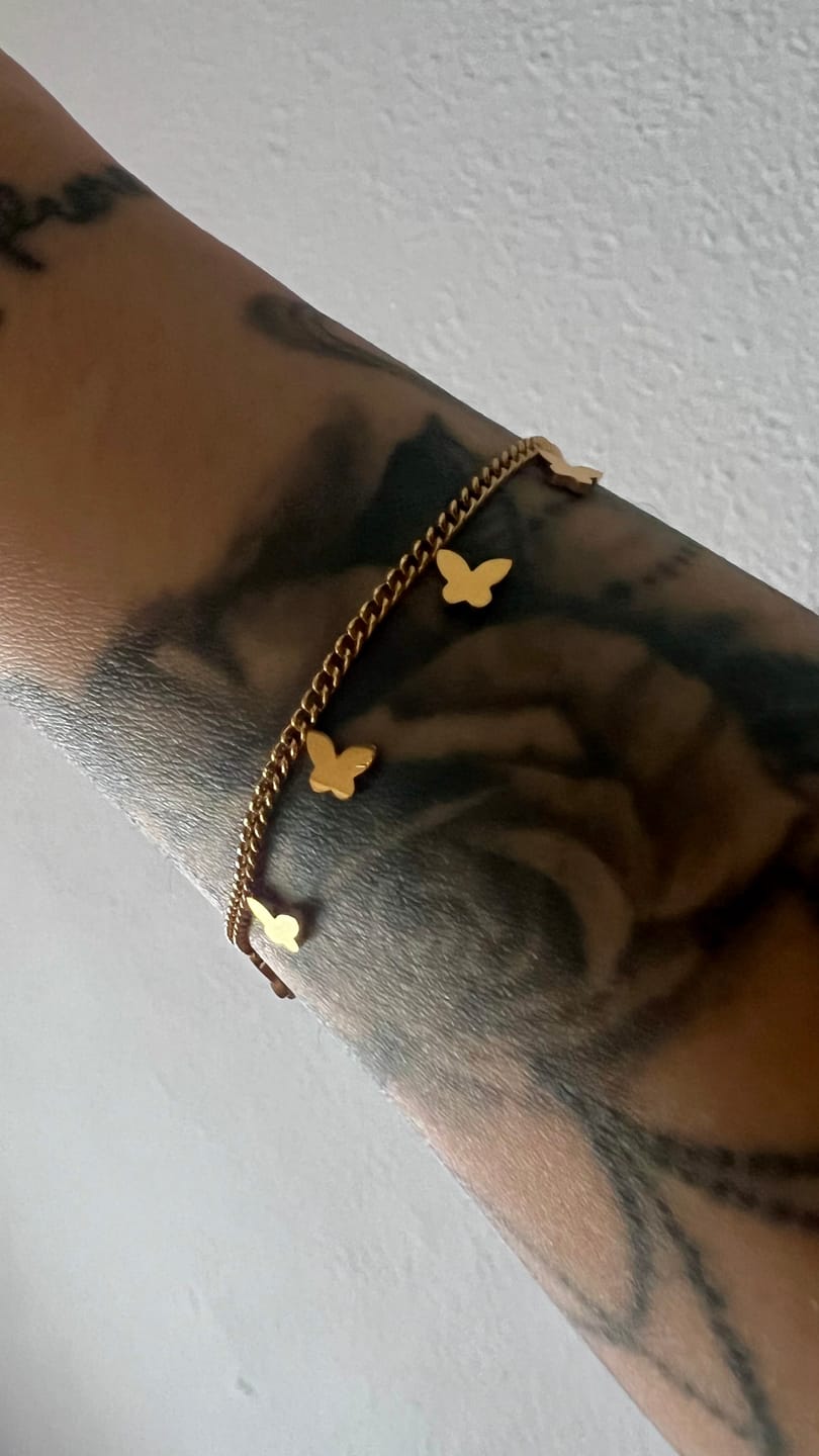 Customer photo review of Adela Fußkette | 18K vergoldet