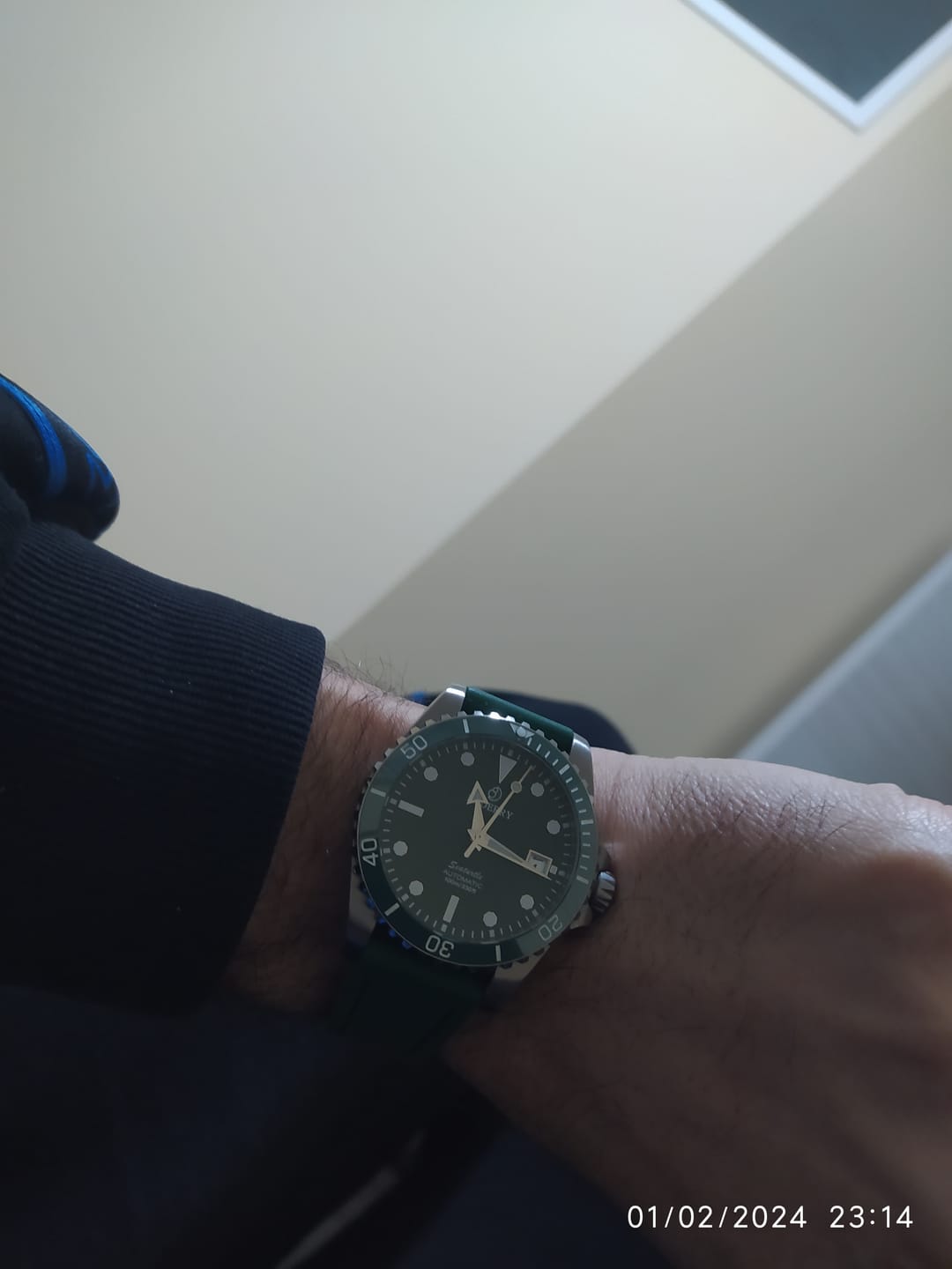 Customer photo review of SEATURTLE.OCEAN(TITANIUM) - Automatic Titanium Diver Watch | Turtle Green