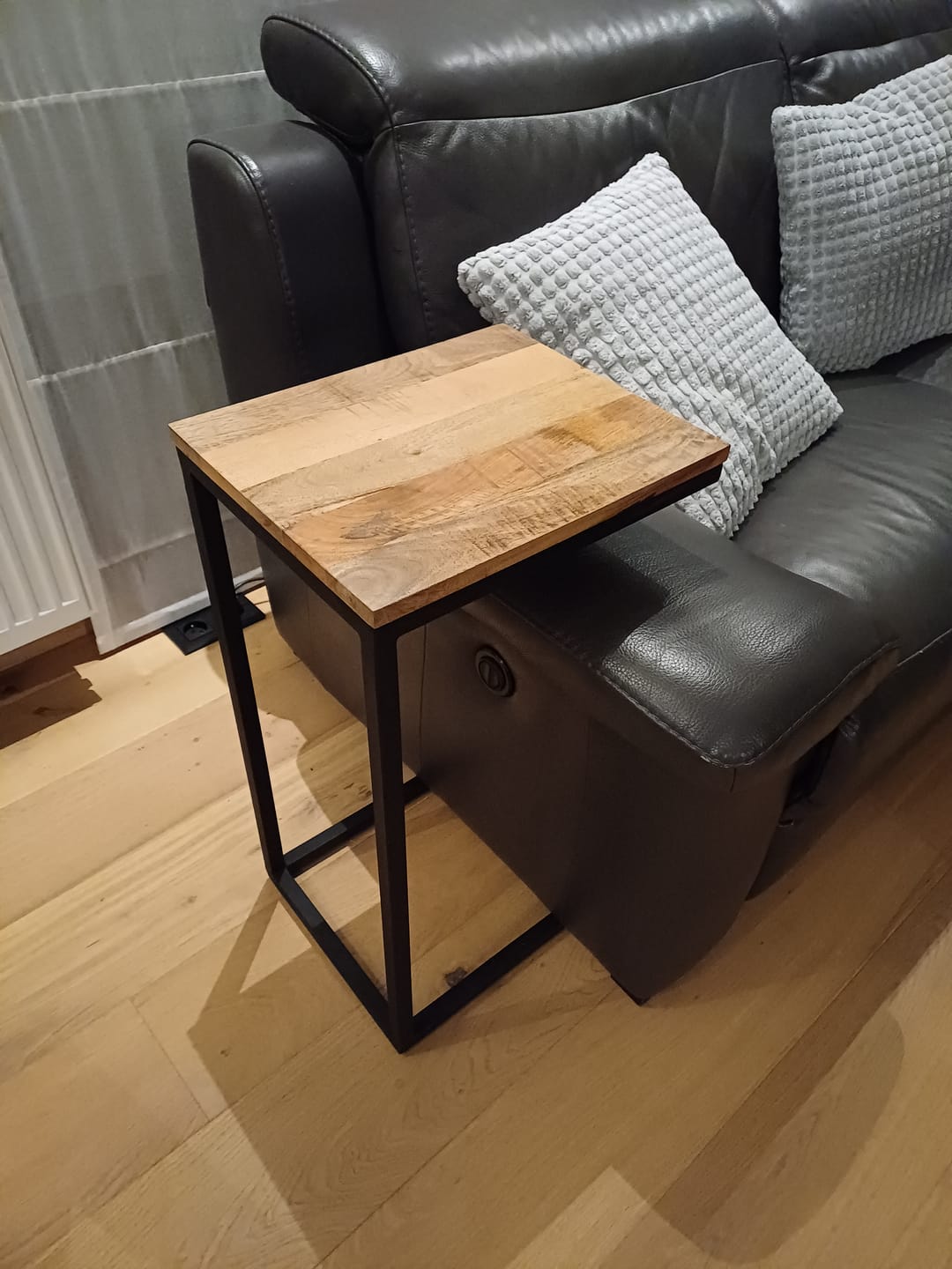 Customer photo review of Bijzettafeltje (2 stuks) Laptoptafel Industrieel Design | Mangohout en Staal | 38x31x68cm