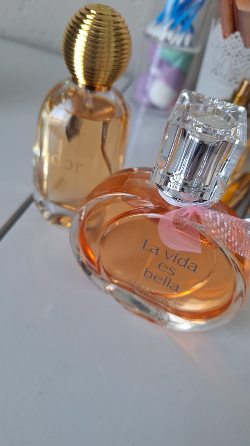 Customer photo review of LA VIDA ES BELLA