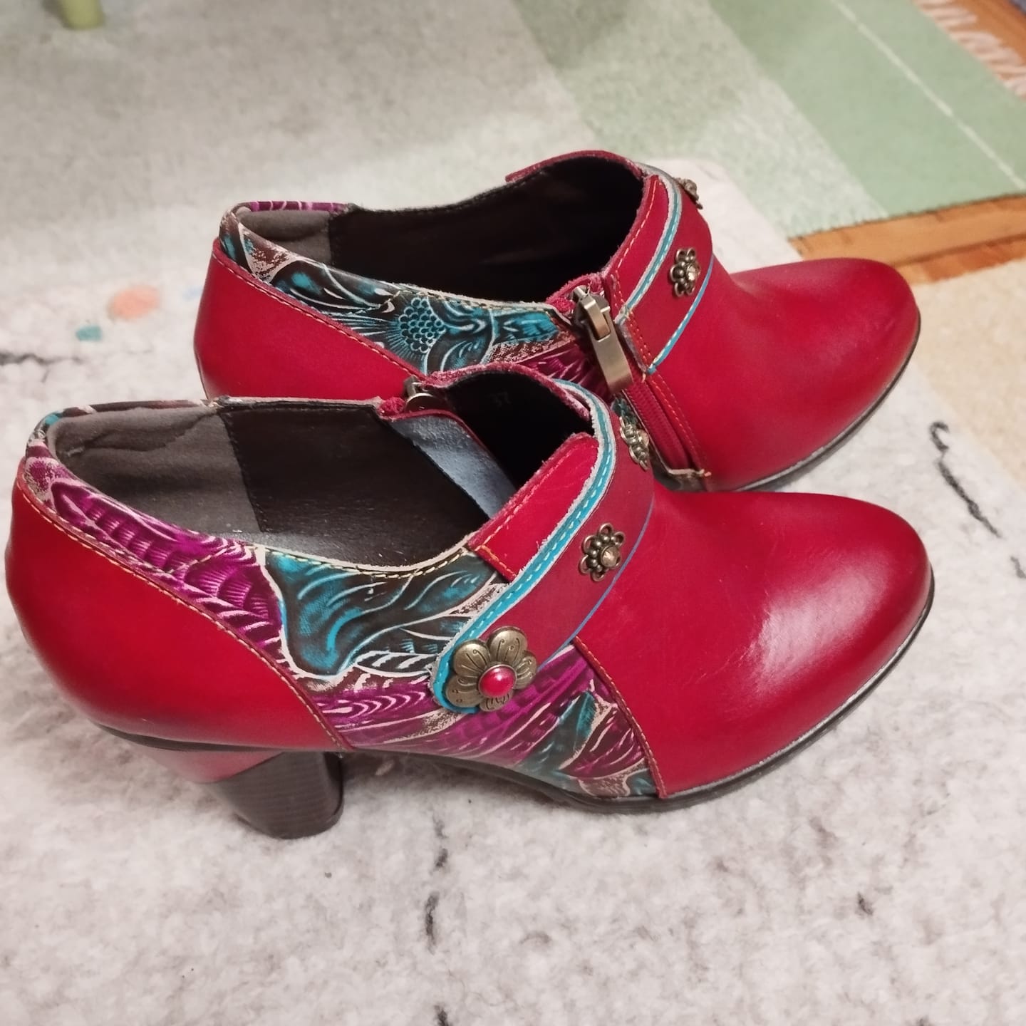 Customer photo review of Handmade Retro Red Leather Pumps