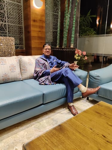 Customer photo review of Pashtush Mens Woven Ethnic Stole, Extra Soft Bamboo Fibre
