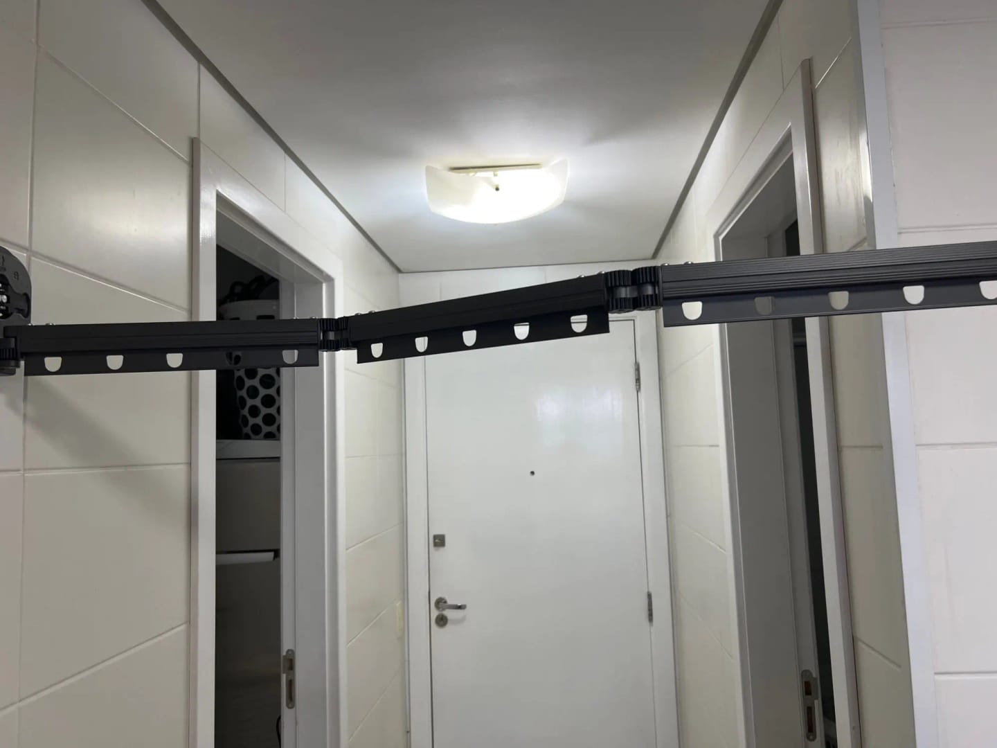 Customer photo review of Flowi™ Suction Clothes Hanger