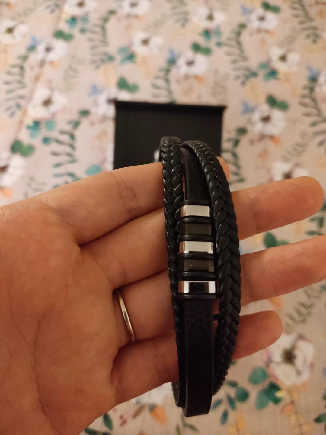 Customer photo review of Lederarmband "Glory"