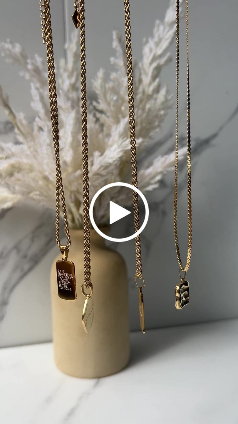 Customer video review of GRATITUDE Affirmation Pendant Necklace