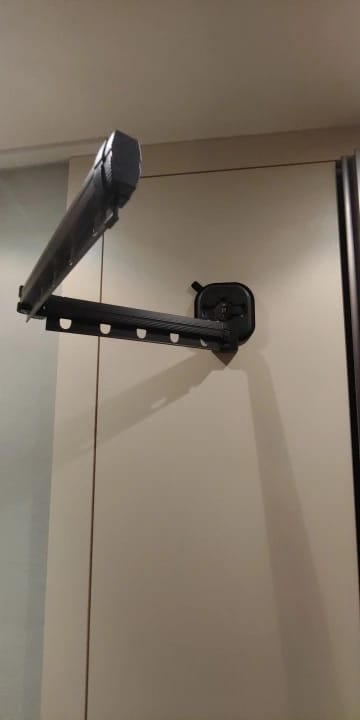 Customer photo review of Flowi™ Suction Clothes Hanger