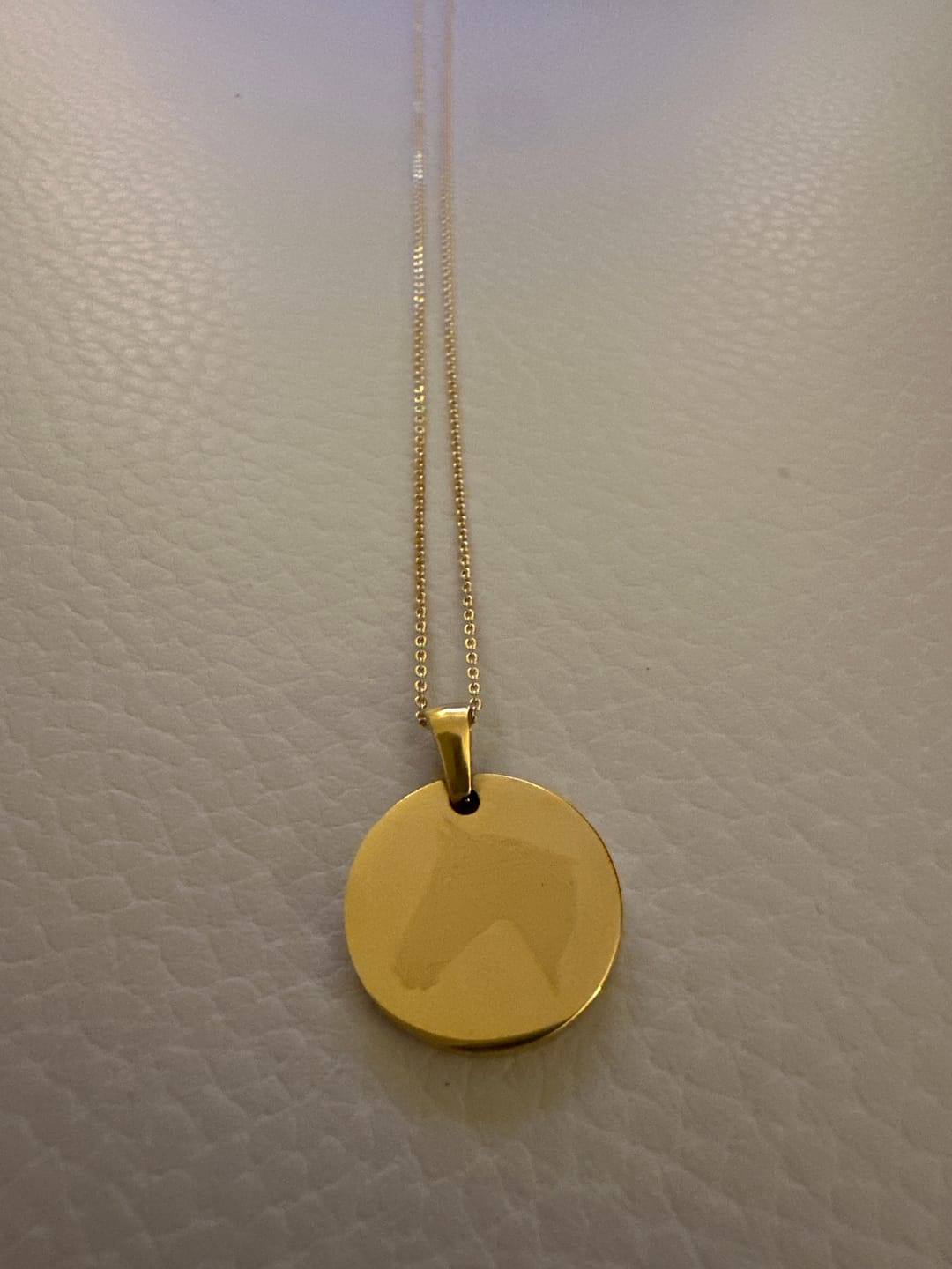 Customer photo review of Halskette mit Tierportrait und Gravur