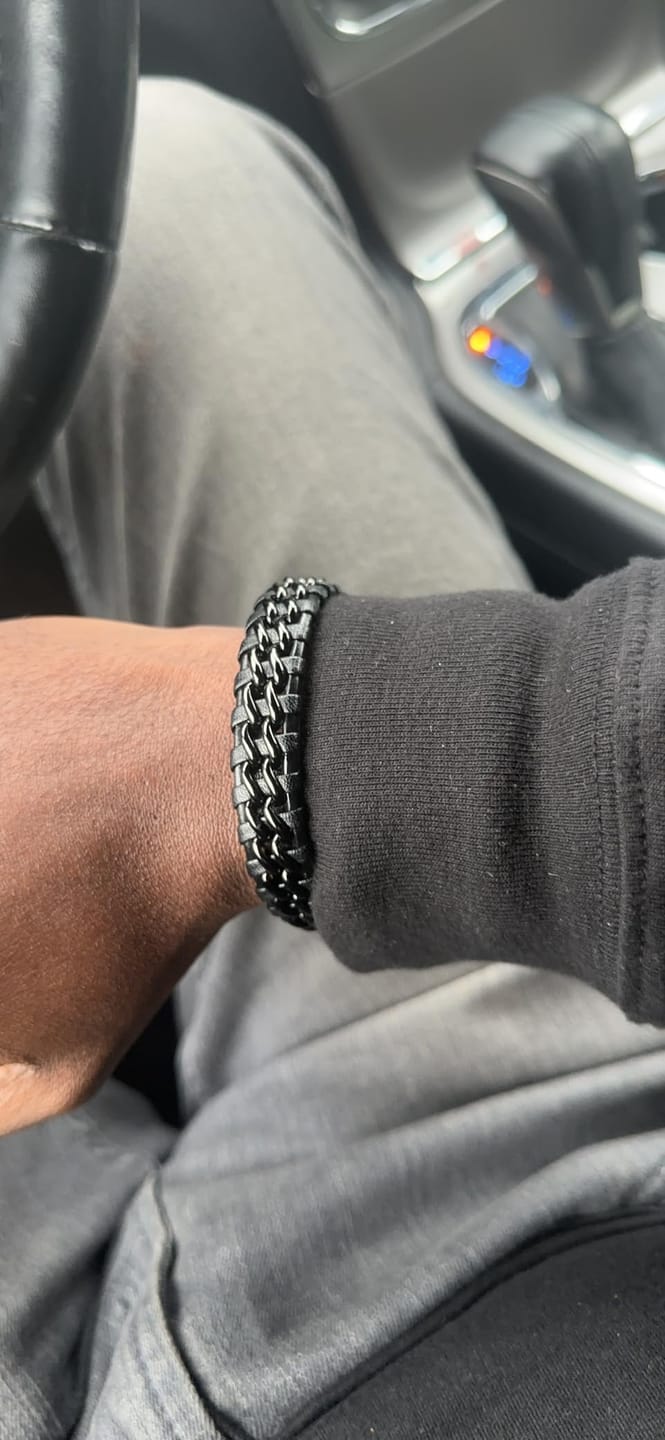 Customer photo review of Lederarmband "Steel"